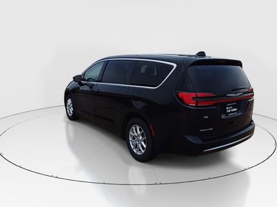 2023 Chrysler Pacifica — detail view