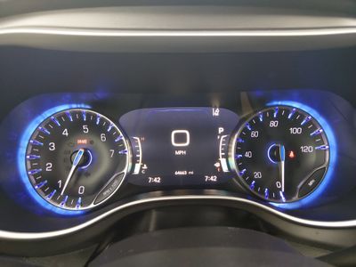 2023 Chrysler Pacifica — photo 14 view