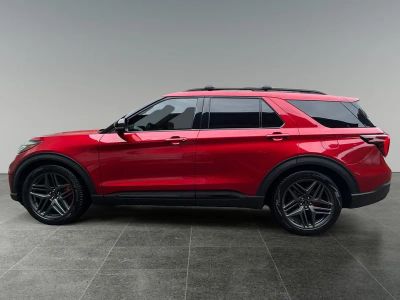 2025 Ford Explorer — detail view