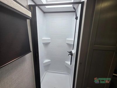 2025 Jayco Jay Feather — photo 41 view