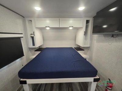 2025 Jayco Jay Feather — photo 35 view