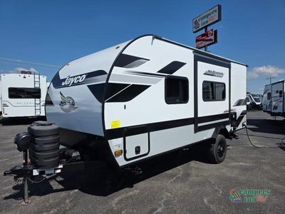 2025 Jayco Jay Feather — photo 13 view