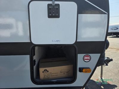 2025 Jayco Jay Feather — photo 15 view