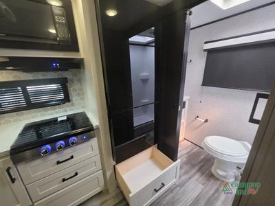 2025 Jayco Jay Feather — photo 31 view