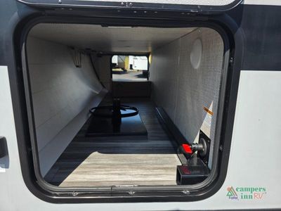 2025 Jayco Jay Feather — photo 18 view