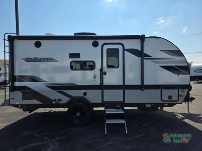 2025 Jayco Jay Feather — interior view