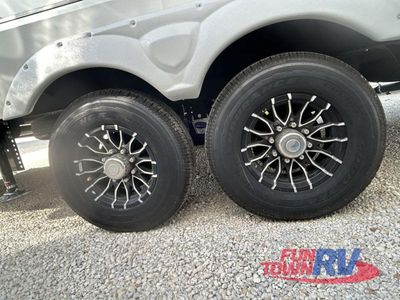 2025 KZ Durango - Photo 14