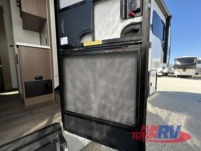 2025 KZ Durango - Photo 15