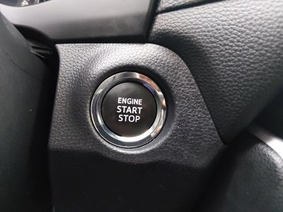 2025 Toyota RAV4 - Photo 17