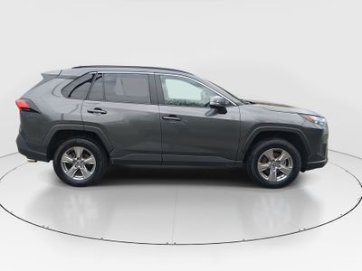 2025 Toyota RAV4 - Photo 8