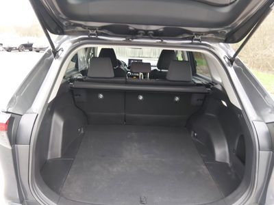2025 Toyota RAV4 - Photo 11