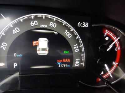 2025 Toyota RAV4 - Photo 14