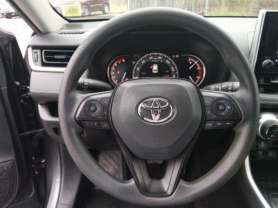 2025 Toyota RAV4 - Photo 12