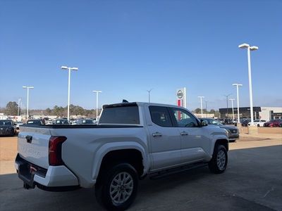 2025 Toyota Tacoma - Photo 4