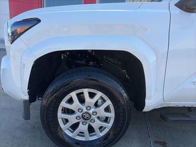 2025 Toyota Tacoma - Photo 7