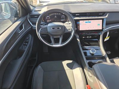 2026 Jeep Grand Cherokee — photo 10 view
