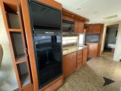 2011 Thor Motor Coach Serrano - Photo 14