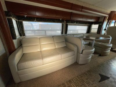 2011 Thor Motor Coach Serrano - Photo 10