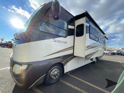 2011 Thor Motor Coach Serrano - Photo 2