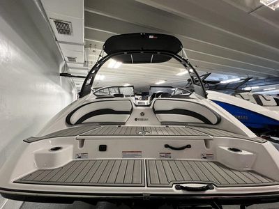 2024 Yamaha Boats 195S - Photo 2