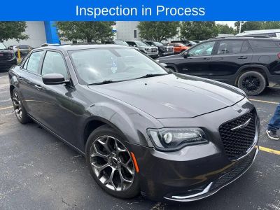 2016 Chrysler 300 — side profile view