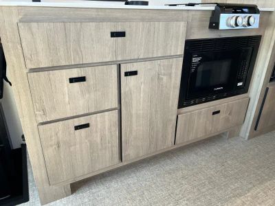 2026 Grand Design LINEAGE SERIES M - Photo 13