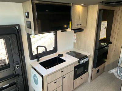 2026 Grand Design LINEAGE SERIES M - Photo 8