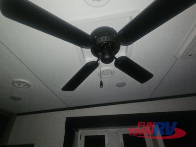 2023 KZ Durango - Photo 34