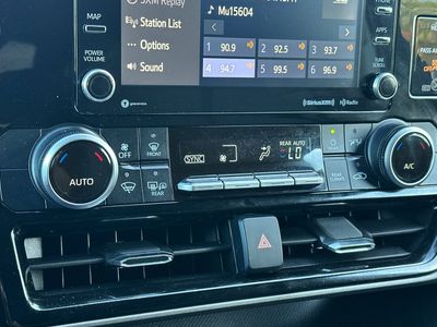 2021 Toyota Highlander - Photo 23