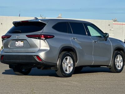 2021 Toyota Highlander - Photo 2