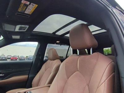 2025 Toyota Grand Highlander Hybrid - Photo 10