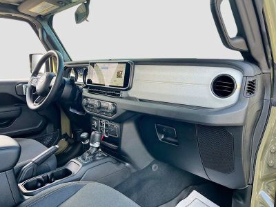2026 Jeep Wrangler — photo 26 view