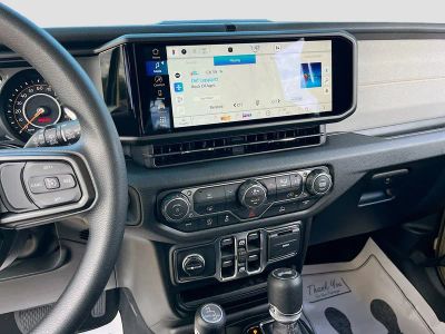 2026 Jeep Wrangler — photo 14 view