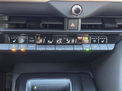 2026 Toyota Toyota Crown Signia — photo 13 view