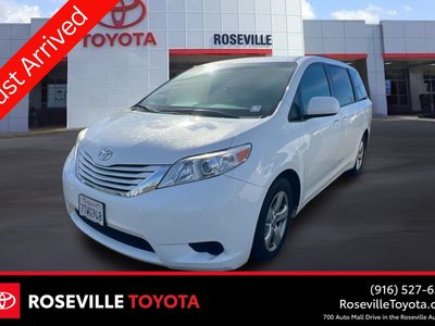 2016 Toyota Sienna - Photo 1