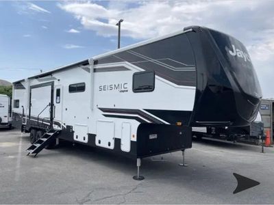 2026 Jayco Seismic - Photo 3