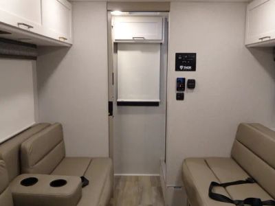 2026 Thor Motor Coach Pasadena SE - Photo 5