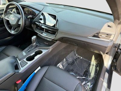 2022 Cadillac CT4 — photo 13 view