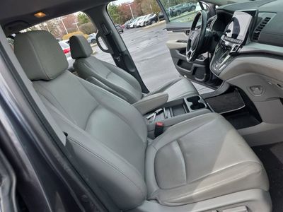 2019 Honda Odyssey EX-L Auto RL6H7KJXW — front three-quarter view