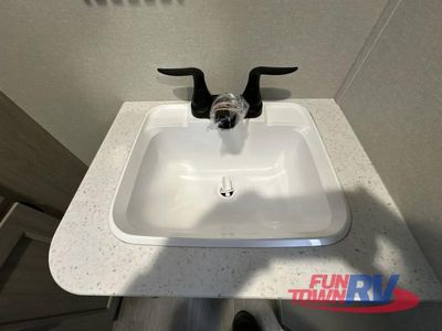 2026 Coachmen RV Catalina Legacy Edition - Photo 32