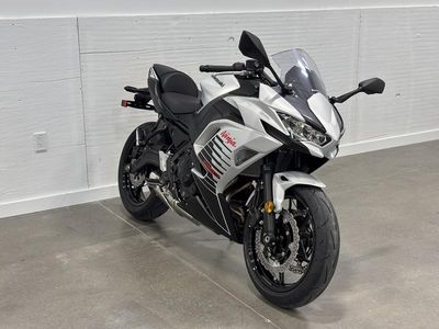 2026 Kawasaki Ninja 650 - Photo 2