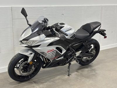 2026 Kawasaki Ninja 650 - Photo 4