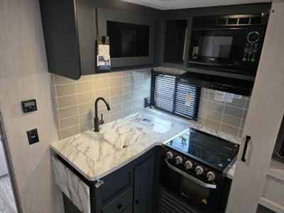 2024 Coachmen Apex Ultra-Lite - Photo 9