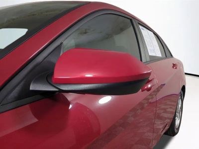 2022 Hyundai Elantra — photo 12 view