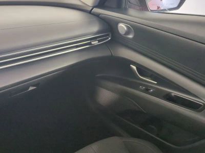 2022 Hyundai Elantra — photo 18 view