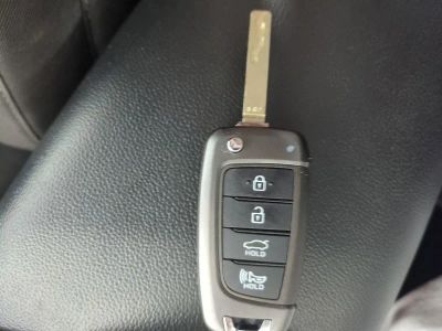 2022 Hyundai Elantra — photo 35 view