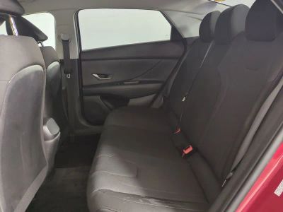 2022 Hyundai Elantra — photo 14 view