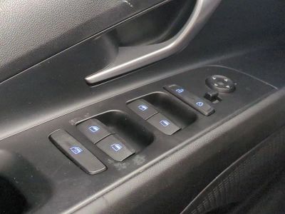 2022 Hyundai Elantra — photo 29 view