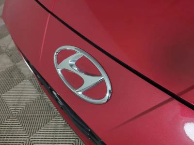 2022 Hyundai Elantra — photo 13 view