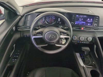 2022 Hyundai Elantra — photo 17 view